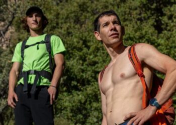 Who is the California native climbing one of the world’s tallest skyscrapers?