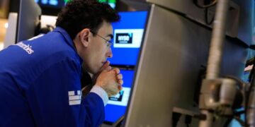 Wall Street reaches more records on gains by Big Tech