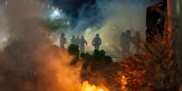 Tensions flare in Minnesota as protesters and federal agents repeatedly square off