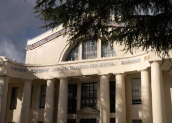 Peer-to-peer support program shows early gains in youth mental health