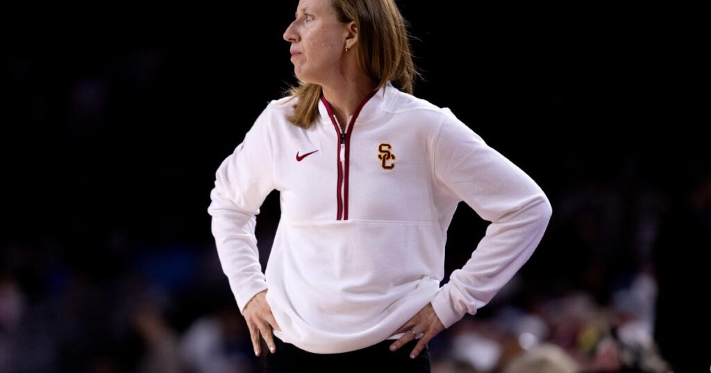 USC women can’t hold on to big lead and lose to Oregon