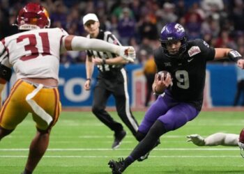 Lincoln Riley vowed to fix the Trojans’ defense, but it faltered again in Alamo Bowl