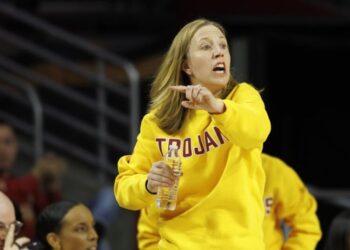 USC women’s basketball snaps four-game losing streak with rout of Purdue