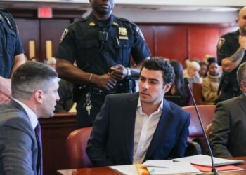 A man impersonating an FBI agent tried to get Luigi Mangione out of jail, authorities say