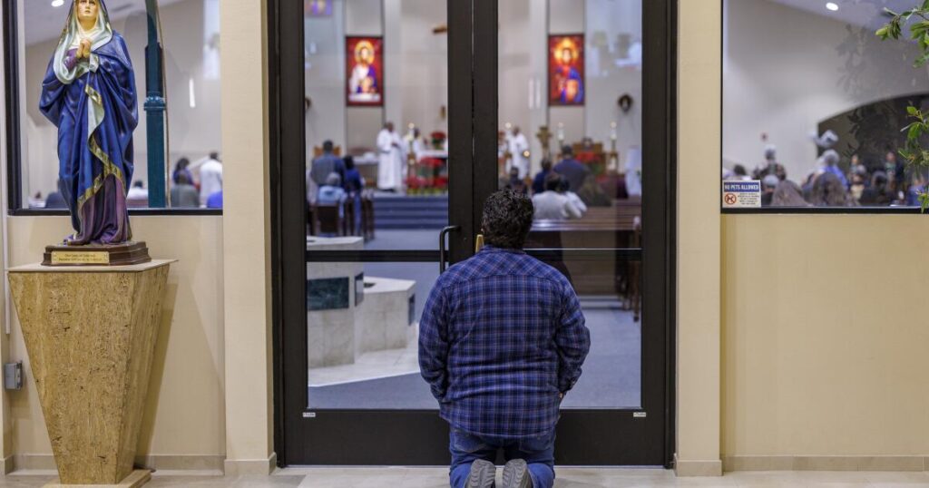 Honduran father died in ICE custody in California. His family wants an investigation