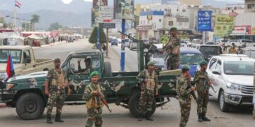 Saudi warplanes strike UAE-backed separatists in southern Yemen