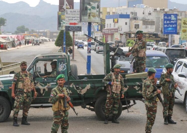 Saudi warplanes strike UAE-backed separatists in southern Yemen