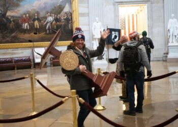 Jan. 6 rioter convicted after taking Pelosi’s lectern seeks Florida county office