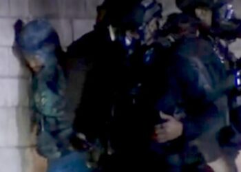 Suspected L.A. copper wire thief goes into a manhole and refuses to come out