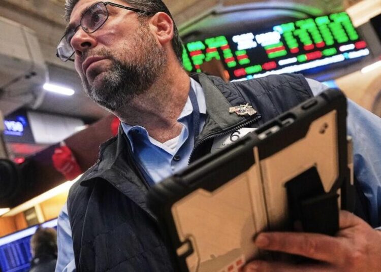 Wall Street steadies as chip stocks bounce back and oil prices ease