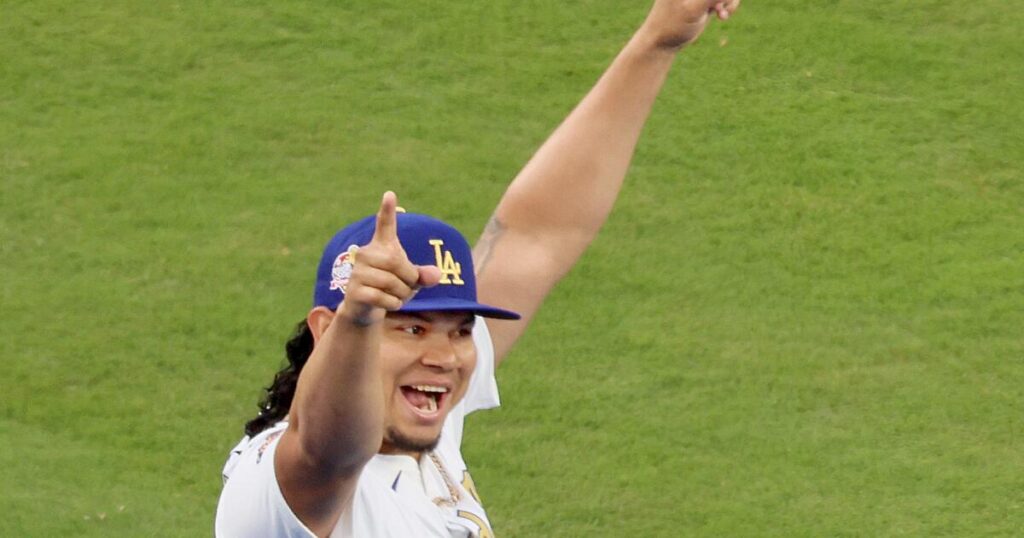 Dodgers and Brusdar Graterol reportedly agree to terms, avoid arbitration