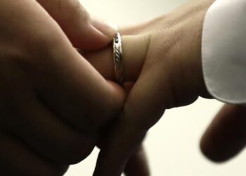 California expands low-cost divorce option to more couples, particularly those with children