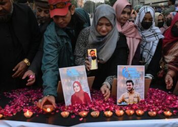 Death toll in Pakistan shopping plaza fire rises to 67, officials say