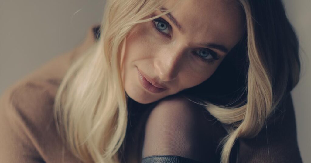 Sophie Turner loves messy characters like those in ‘Steal’: They’re ‘quite liberating to play’