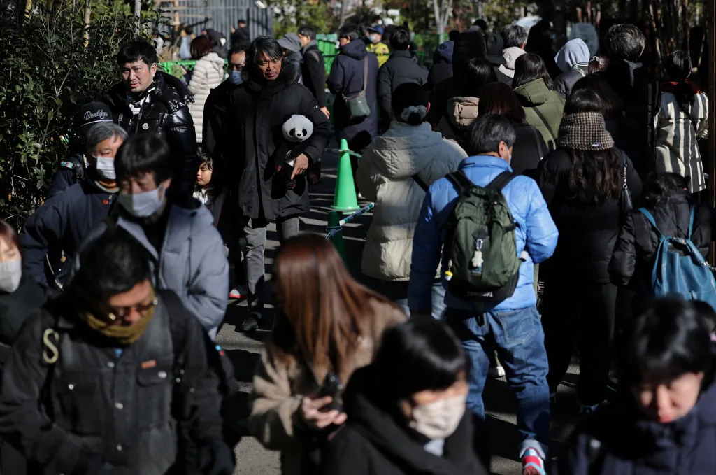 Visitors line up to see Lei Lei at the Ueno Zoo on Jan. 25, 2026.