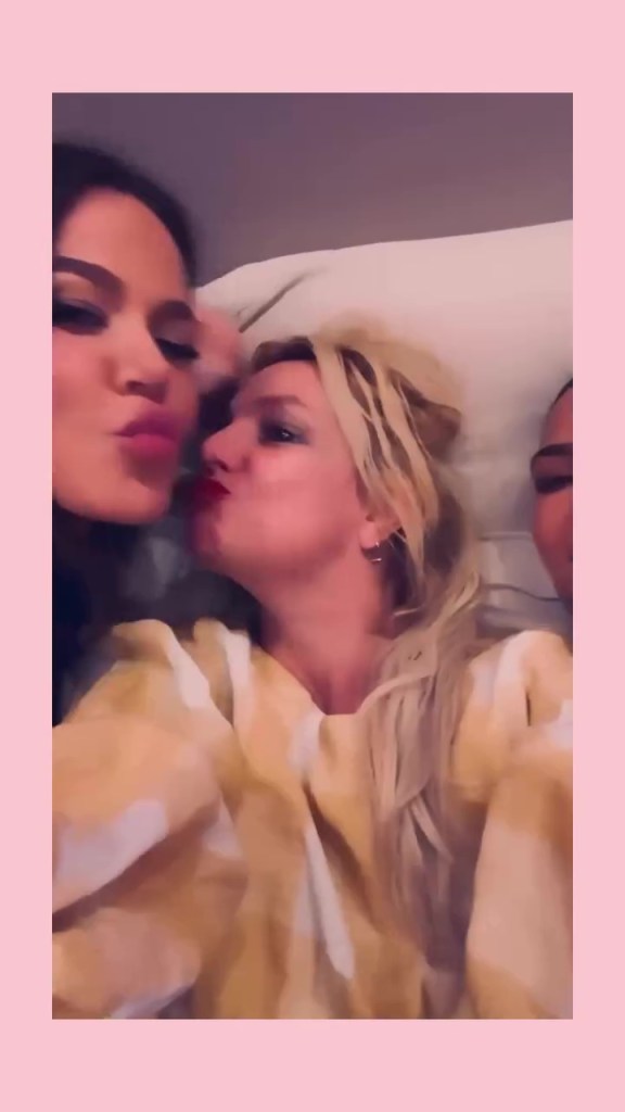 Britney Spears and Khloé Kardashian close-up, pouting their lips.