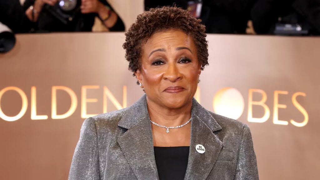 Wanda Sykes Makes Absentee Winner Ricky Gervais Thank ‘God and the Trans Community’ in Golden Globes Speech