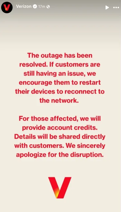 Screenshot of a Verizon message in red text on a light background, stating a network outage has been resolved and offering account credits to affected customers.