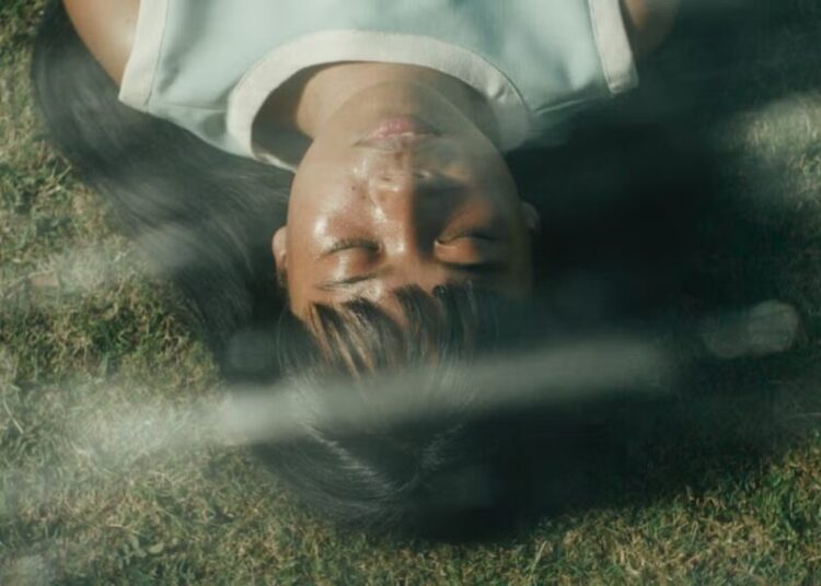 ‘Filipiñana’ Review: Rafael Manuel’s Riveting Feature Debut Knows Where the Bodies Are Buried