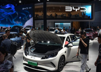 Stock Slide and Slow Sales: What’s Happening in China’s E.V. Market?