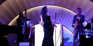 Crooning and Jamming: Las Vegas Lounge Acts Set the Vibe