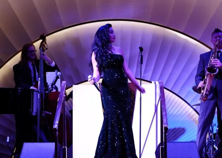 Crooning and Jamming: Las Vegas Lounge Acts Set the Vibe