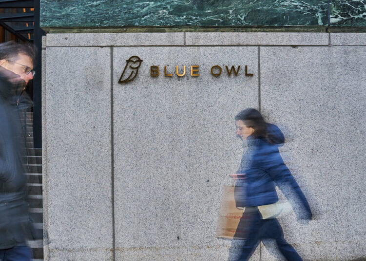 Once the Hottest Bet on Wall St., Private Credit Has Started to Crack