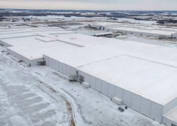 Stuck With an Empty Factory, Ford Seeks a New Market