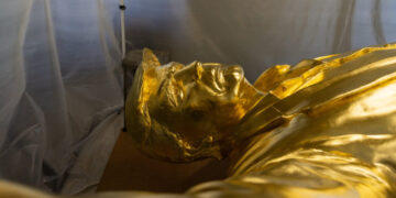 Trump’s Relentless Self-Promotion Fosters an American Cult of Personality