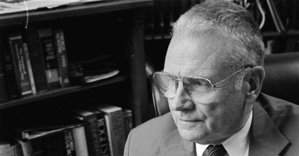 Lee H. Hamilton, a Foreign Policy Power in Congress, Dies at 94