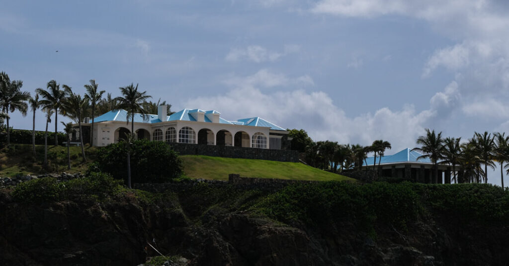 Epstein Built Ties to U.S. Customs Officers, Sparking Criminal Investigation