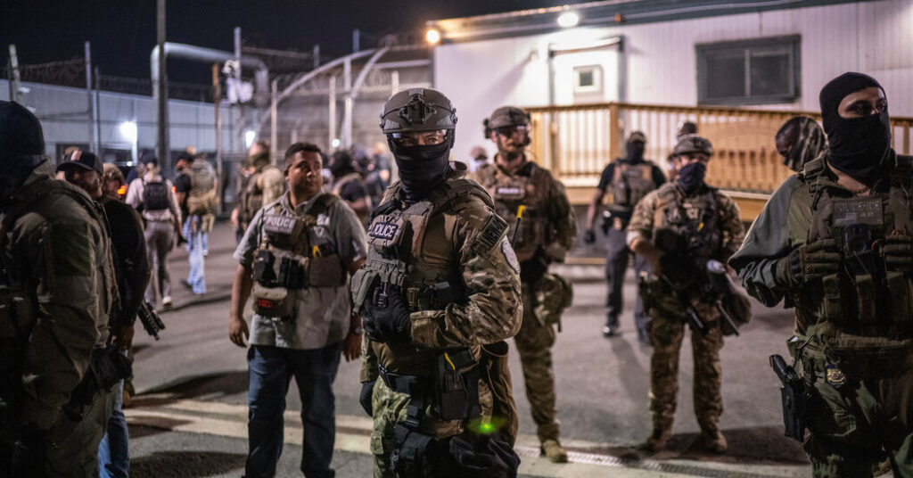 Judge Again Blocks Policy Restricting Lawmakers’ Access to ICE Facilities