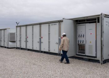 Why U.S. Car Companies Want to Make Giant Batteries