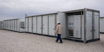 Why U.S. Car Companies Want to Make Giant Batteries