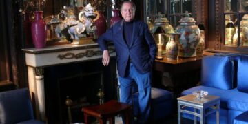 Tom Britt, Designer of Larger-Than-Life Interiors, Dies at 89