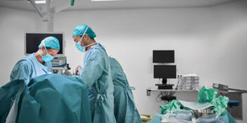 Plastic Surgeons’ Group Advises Delaying Gender-Affirming Procedures Until Age 19