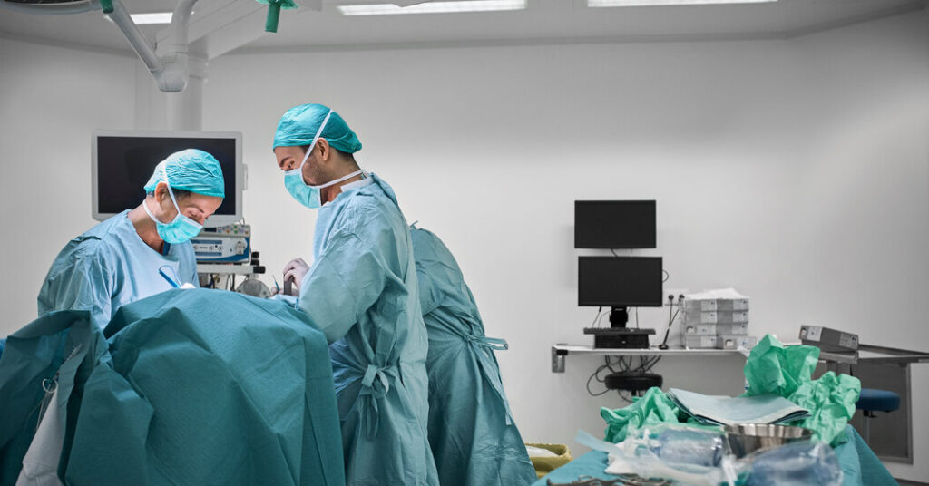 Plastic Surgeons’ Group Advises Delaying Gender-Affirming Procedures Until Age 19