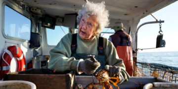 Virginia Oliver, Maine’s ‘Lobster Lady’ and Folk Hero, Dies at 105