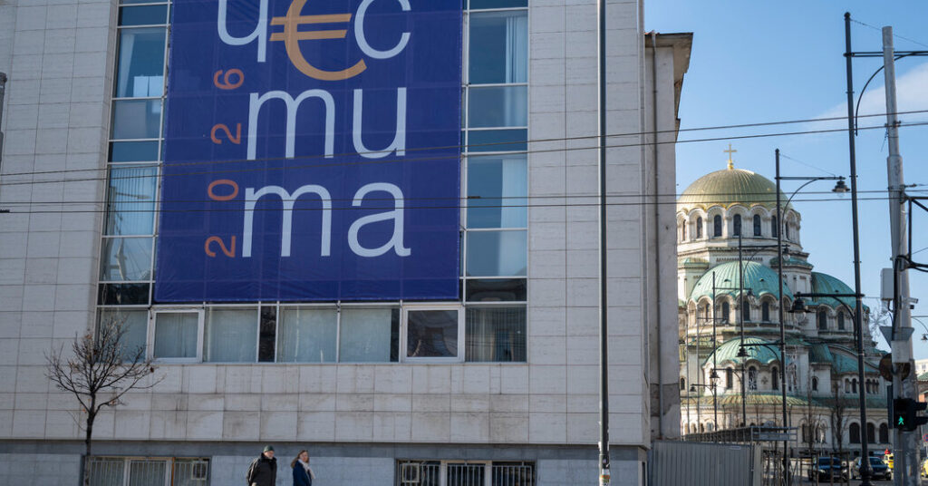 Bulgarians Adopt the Euro With a Whisper of Melancholy but Few Tears