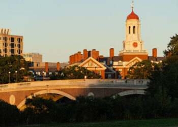 Trump, Changing Course, Throws Harvard Deal Talks Into Chaos