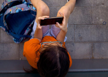 Spain Aims to Ban Social Media for Children Under 16, Prime Minister Says