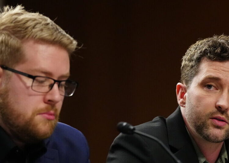 Renee Good’s Brothers Call on Congress to Rein In Immigration Crackdown