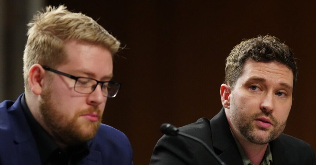 Renee Good’s Brothers Call on Congress to Rein In Immigration Crackdown