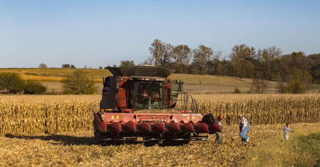 Former Farming Leaders Warn U.S. Agriculture Could Face ‘Widespread Collapse’