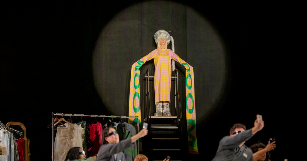 10 Composers, 2 Directors, 1 Opera: ‘Complications in Sue’