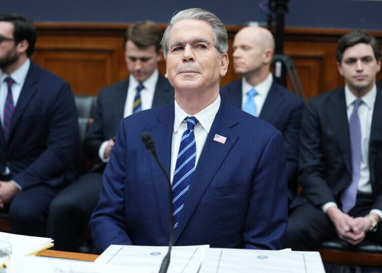 Bessent Says Fed Lacks Accountability and Has Lost Public Trust