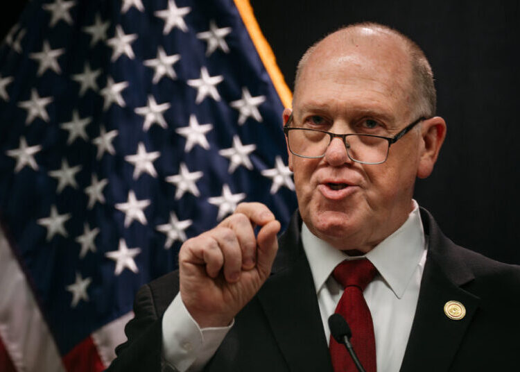Border Czar Says He Is Pulling 700 Immigration Agents Out of Minneapolis
