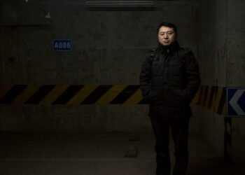 Two Chinese Journalists Are Detained for Reporting on Corruption