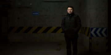 Two Chinese Journalists Are Detained for Reporting on Corruption