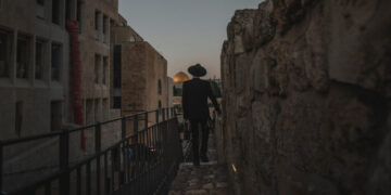 Two Resign From Human Rights Watch Over Shelved Report Criticizing Israel